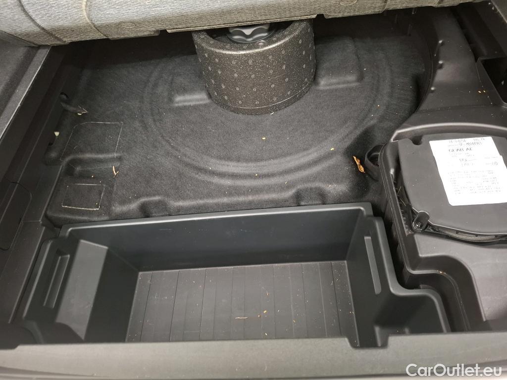  Audi  E-TRON AUDI  Sportback / 2019 / 5P / SUV 55 Quattro Avus #38