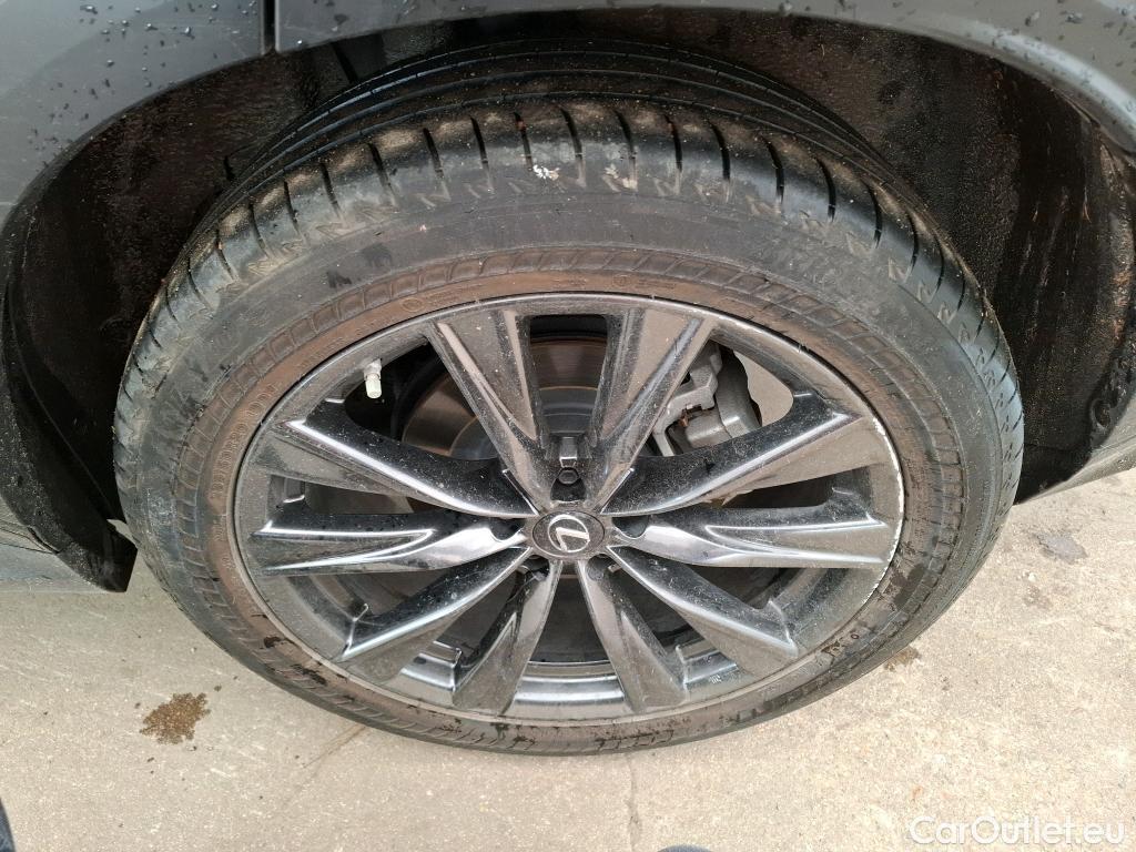  Lexus  NX LEXUS  / 2021 / 5P / SUV 450H+ 4WD F SPORT Executive #30