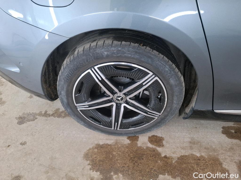  Mercedes  EQE MERCEDES-BENZ  / 2022 / 4P / Berline  350+ AMG Line #31