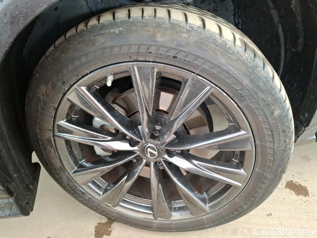  Lexus  NX LEXUS  / 2021 / 5P / SUV 450H+ 4WD F SPORT Executive #27