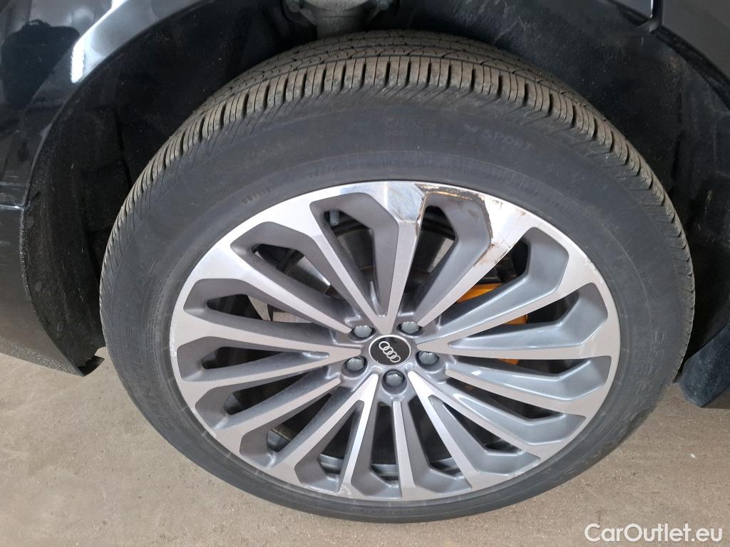  Audi  E-TRON AUDI  Sportback / 2019 / 5P / SUV 55 Quattro Avus #32