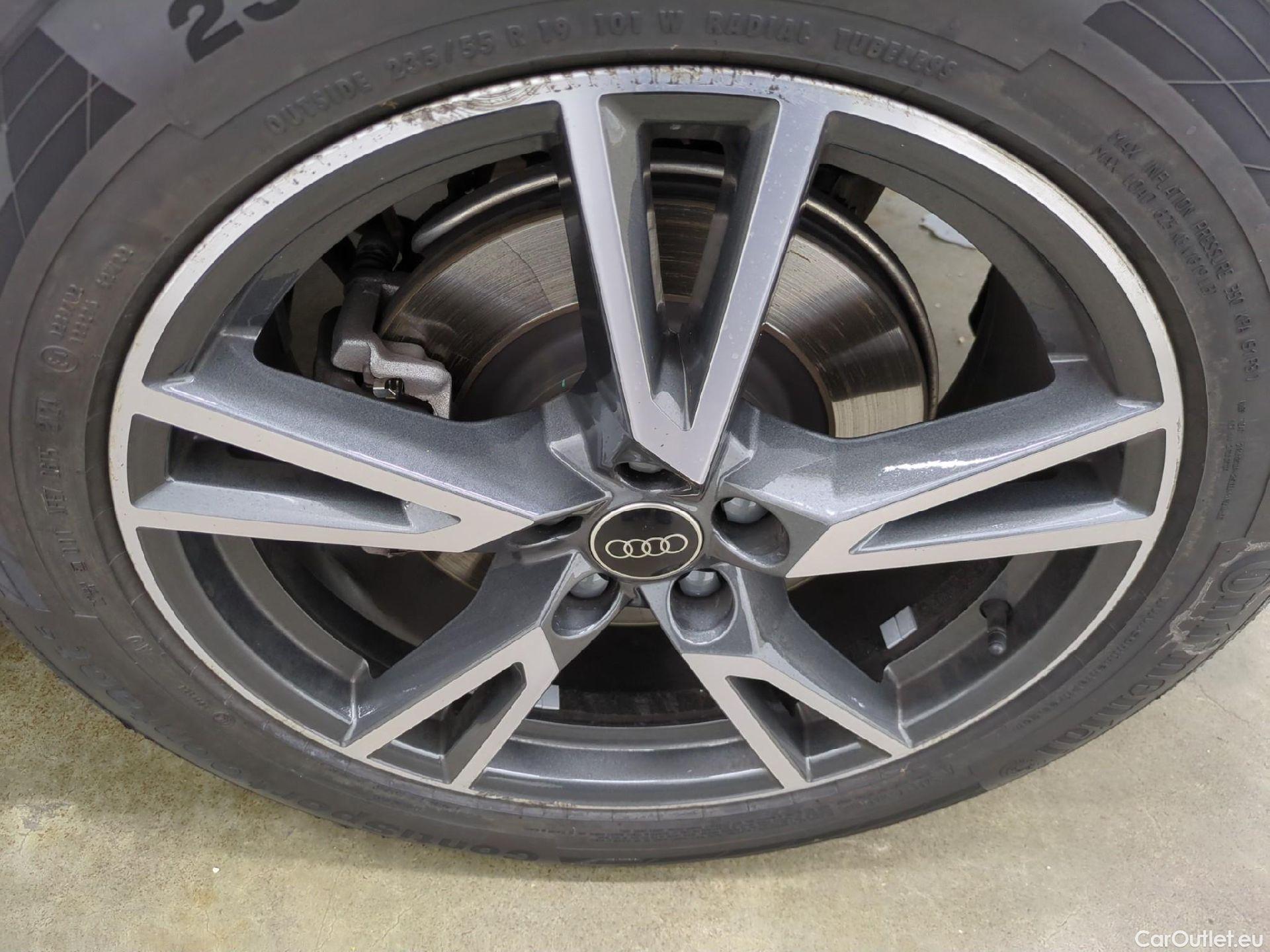  Audi  Q5 AUDI  / 2020 / 5P / SUV 50 TFSI e 299 QTT S TRONIC 7 AVUS #9