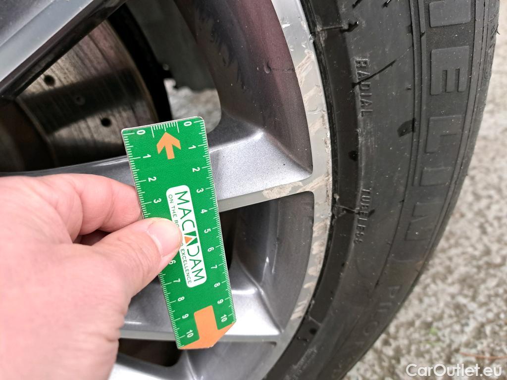  Mercedes  G-Klasee MERCEDES-BENZ GLE / 2020 / 5P / SUV GLE 350 de 4MATIC AMG Line #17