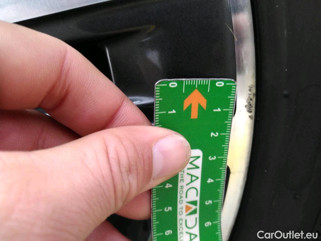  Bmw  Serie 1 1 Berline 116 d Business Design 1.5 115CV BVA7 E6d #9