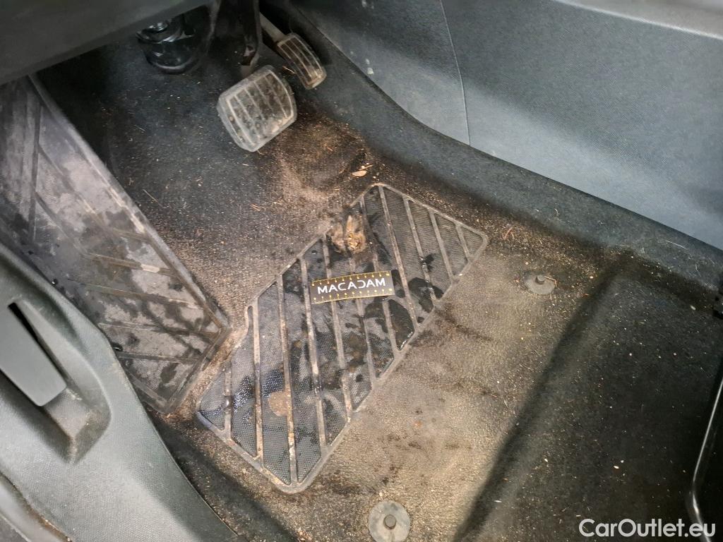  Peugeot  3008  Allure 1.5 HDi 130CV BVA8 E6dT #1