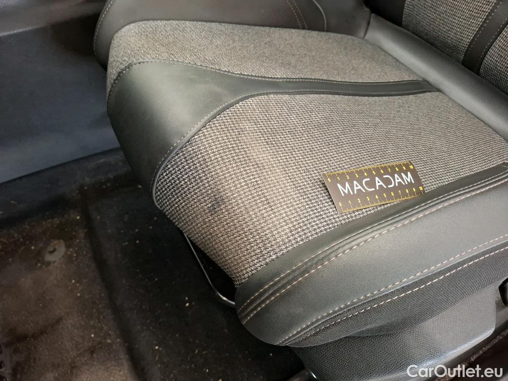  Peugeot  3008  Allure 1.5 HDi 130CV BVA8 E6dT #47