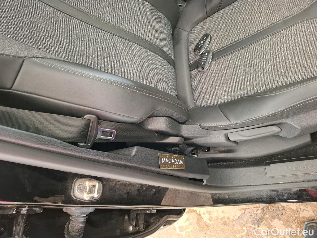  Peugeot  3008  Allure 1.5 HDi 130CV BVA8 E6dT #57