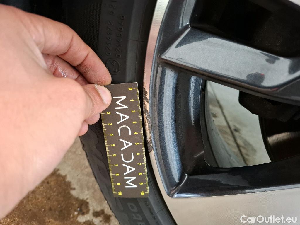  Peugeot  3008  Allure 1.5 HDi 130CV BVA8 E6dT #40