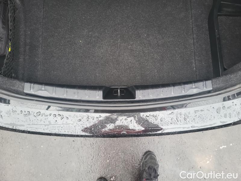  Bmw  Serie 3  Lim. (F30)  (2015) 318d M Sport AT 4d #4