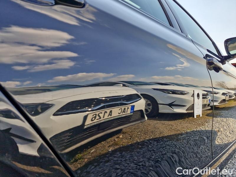  Bmw  Serie 3  Lim. (F30)  (2015) 318d M Sport AT 4d #15