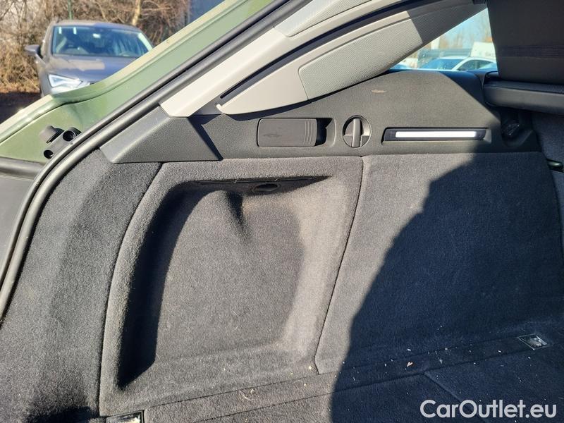  Audi  A4  Avant (8WD)  (2019)  Av. 40 TDI S line quat. AT #16