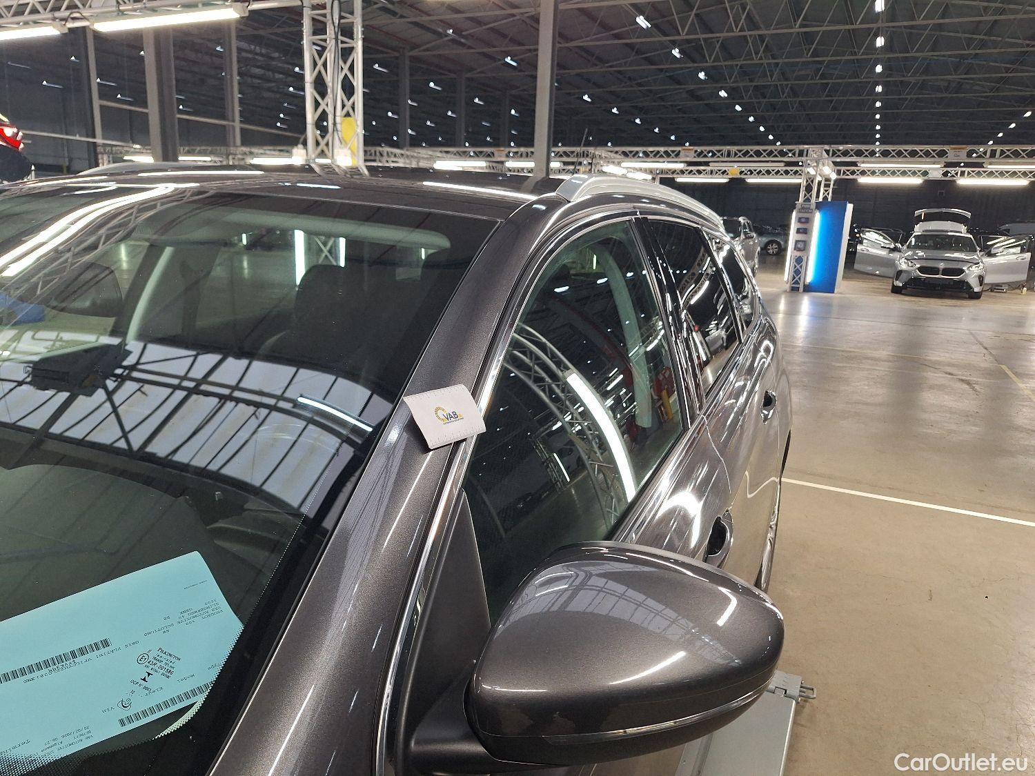  Peugeot  308 Peugeot,  SW FL'17, Peugeot  SW 1.5 BlueHDi 130 S&S EAT8 Allure 5d #65