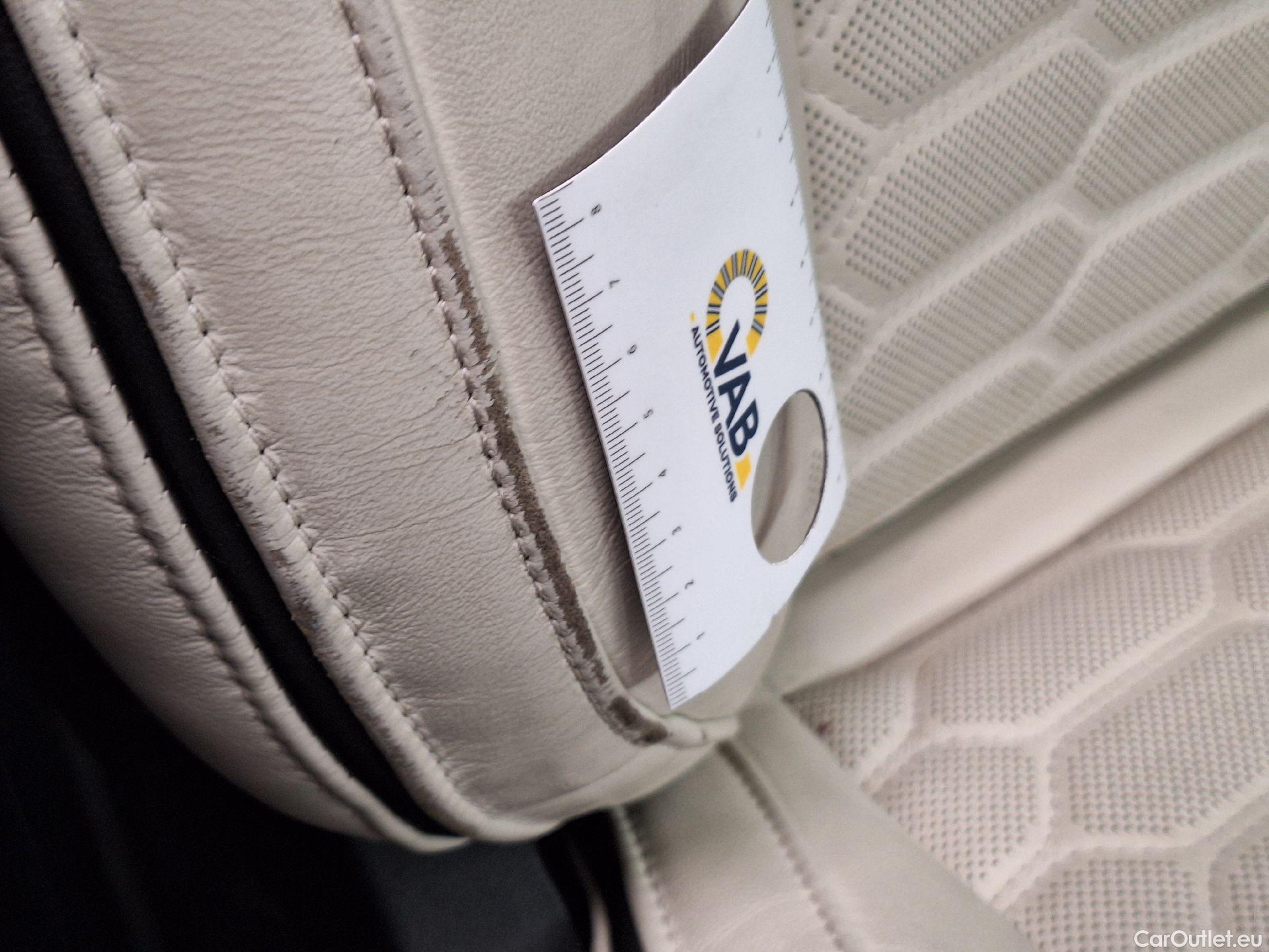  Ford  Mondeo Ford,  5d '14, Ford  2.0TDCi 110kW Vignale 4d #26