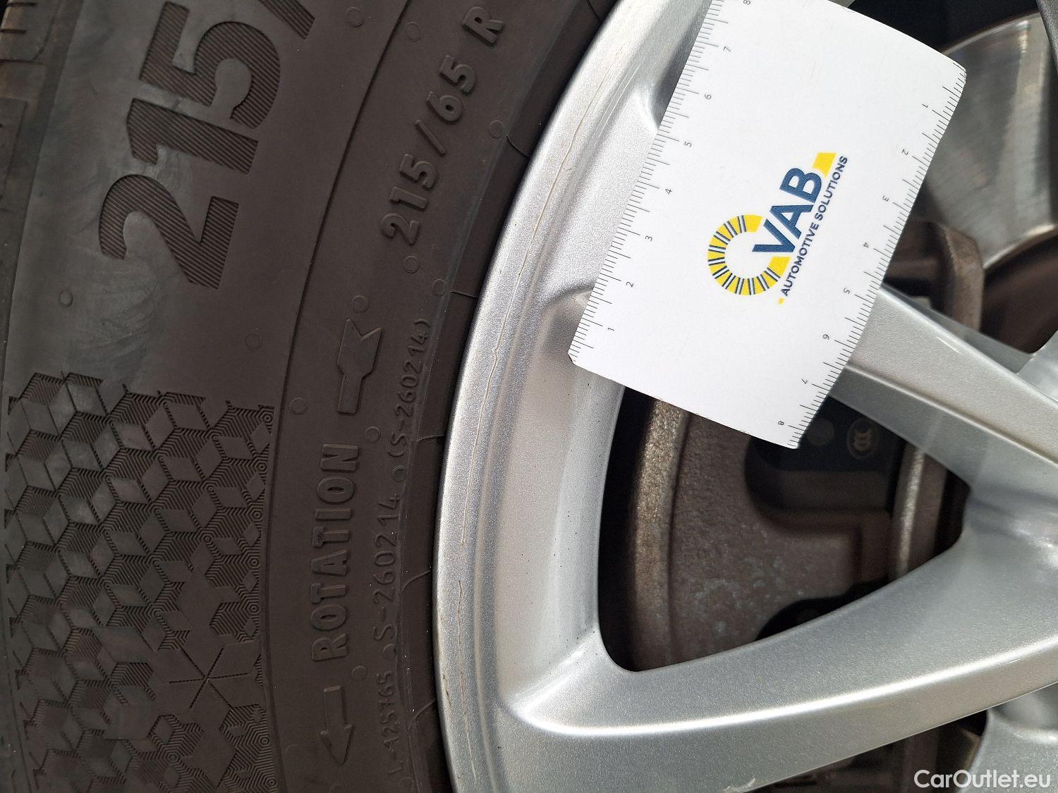  Mercedes  GLB Mercedes,  '19, Mercedes-Benz   220 d 5d 7pl #49