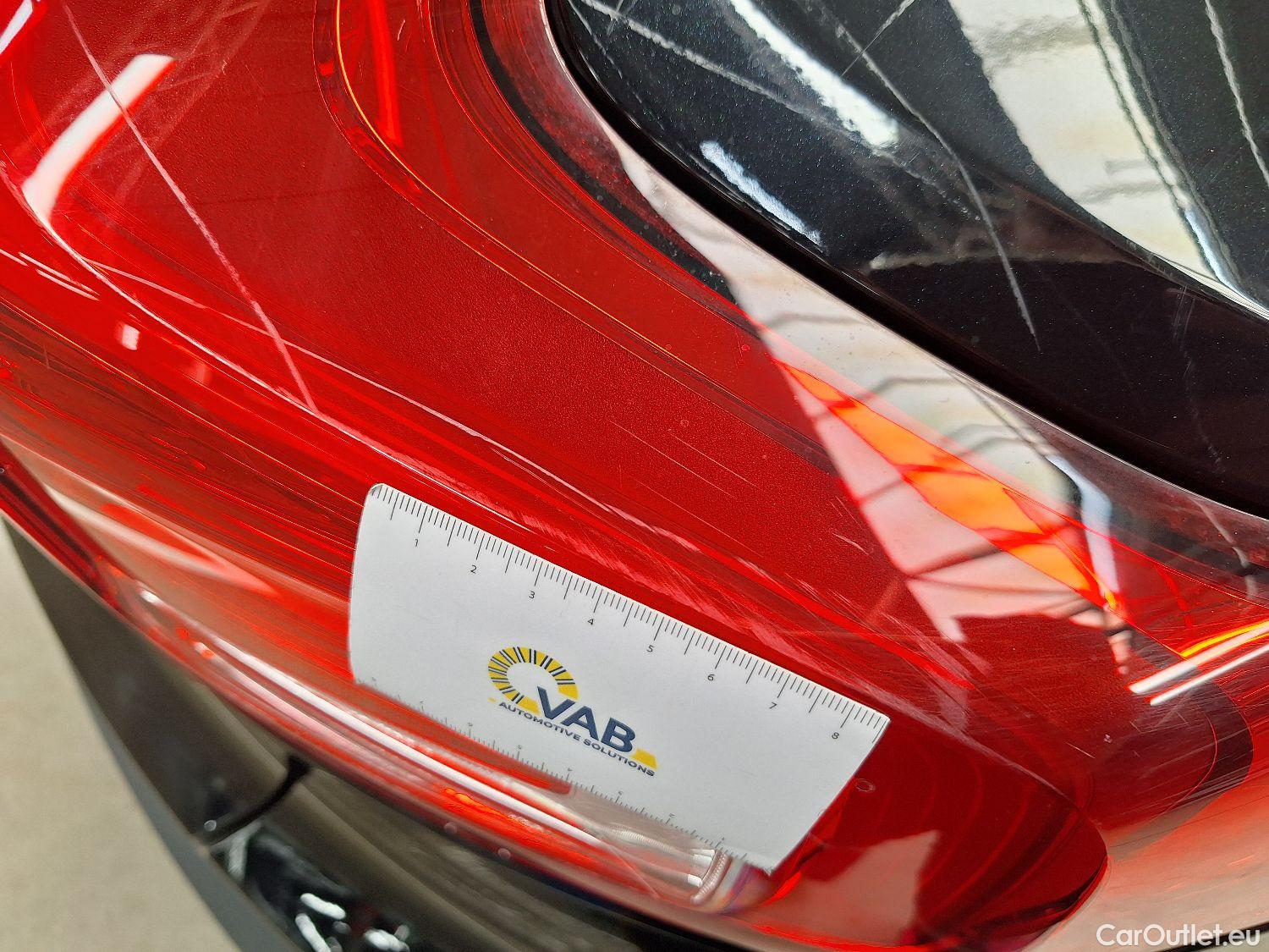  Volvo  XC 40 Volvo, XC40 '17, Volvo XC40 T3 Geartronic R-Design 5d #47