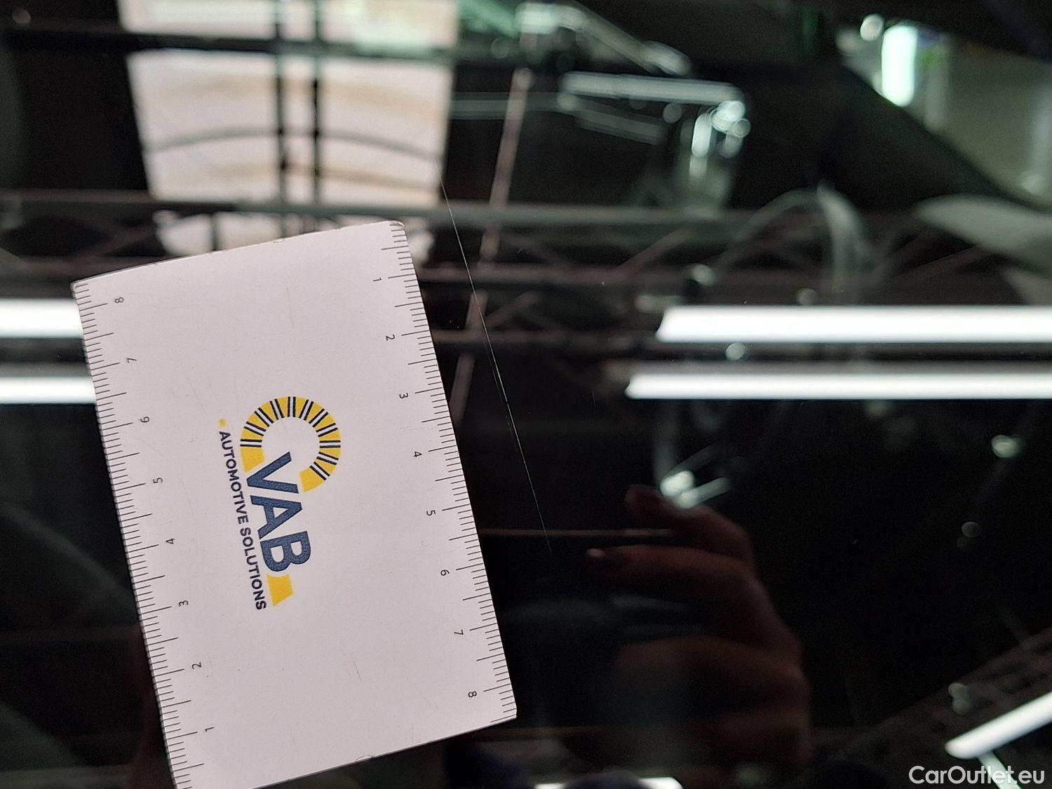  Volvo  XC 40 Volvo, XC40 '17, Volvo XC40 T3 Geartronic R-Design 5d #34