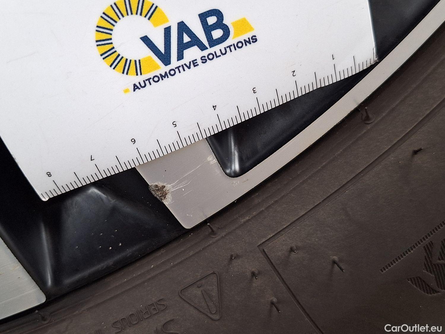  Volvo  XC 40 Volvo, XC40 '17, Volvo XC40 T3 Geartronic R-Design 5d #13