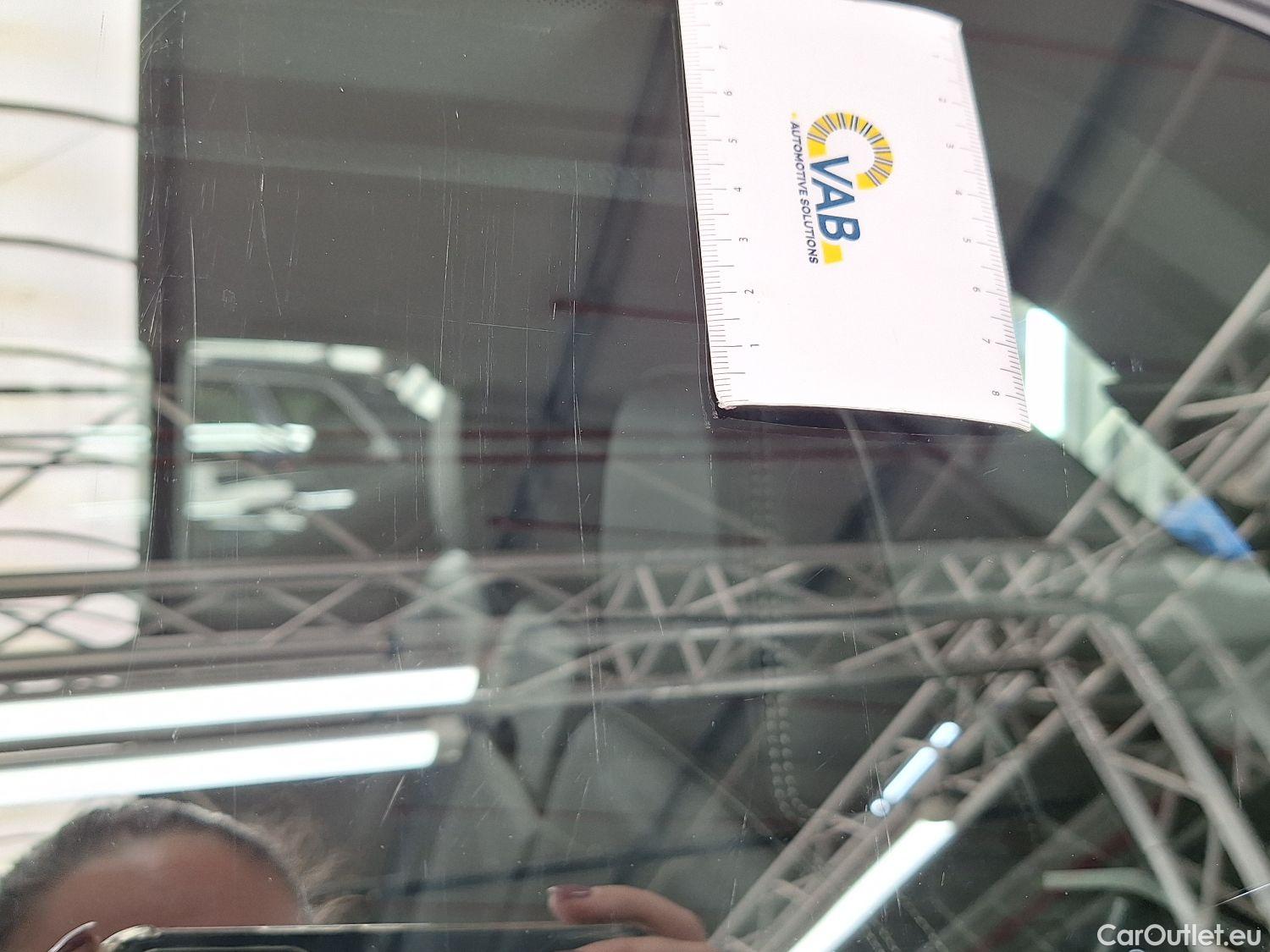  Volvo  XC 40 Volvo, XC40 '17, Volvo XC40 T3 Geartronic R-Design 5d #68