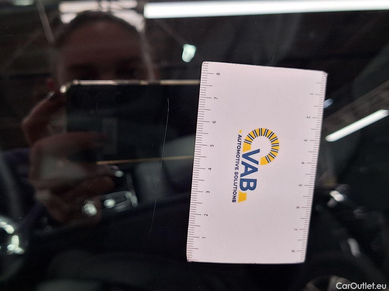  Volvo  XC 40 Volvo, XC40 '17, Volvo XC40 T3 Geartronic R-Design 5d #79