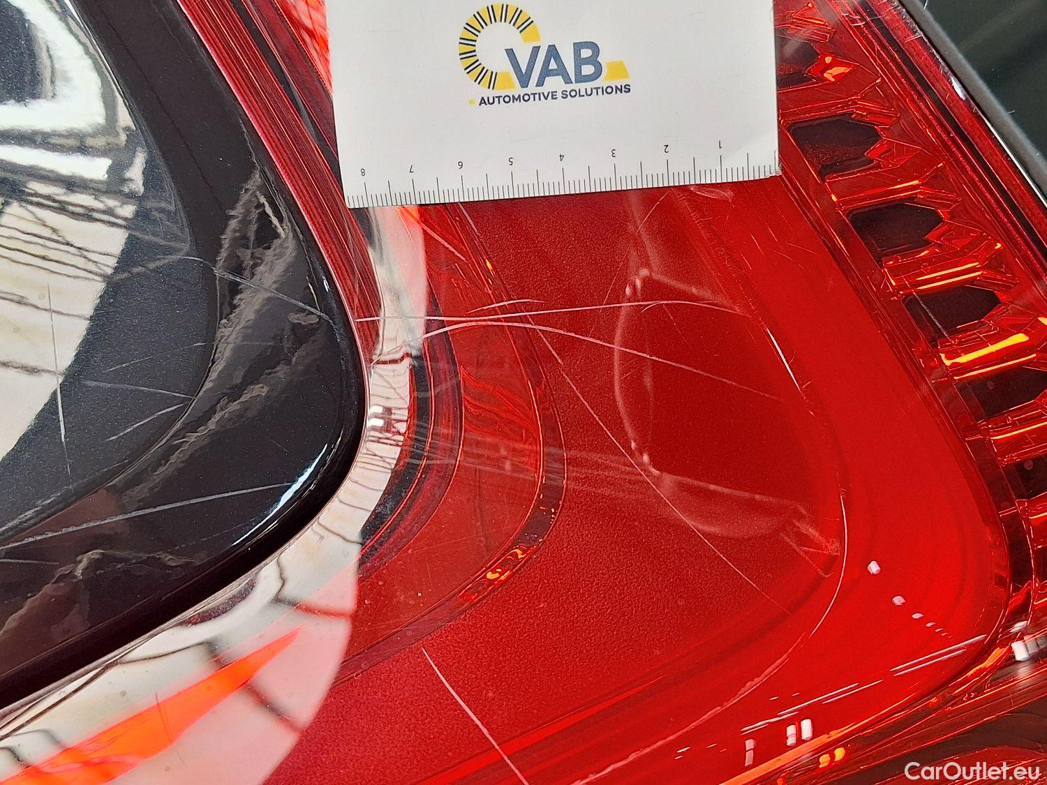  Volvo  XC 40 Volvo, XC40 '17, Volvo XC40 T3 Geartronic R-Design 5d #59