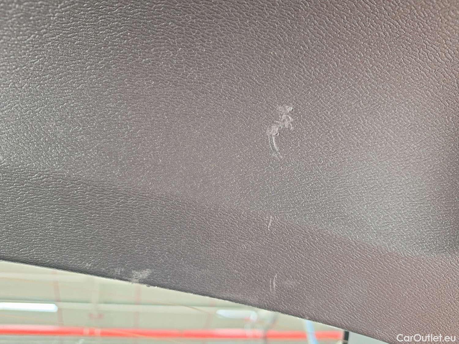  Volvo  XC 40 Volvo, XC40 '17, Volvo XC40 T3 Geartronic R-Design 5d #98