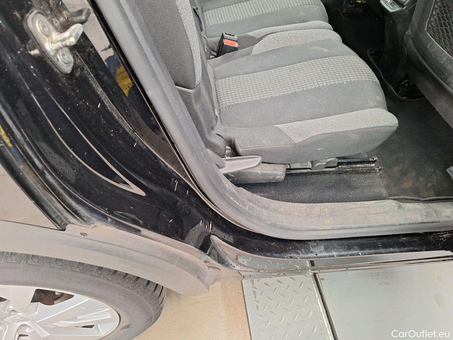  Peugeot  5008 Peugeot,  FL'20, Peugeot  1.5 BlueHDi 96kW S&S Active Pack 5d #48