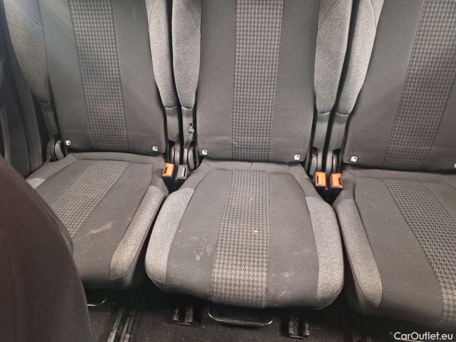  Peugeot  5008 Peugeot,  FL'20, Peugeot  1.5 BlueHDi 96kW S&S Active Pack 5d #59