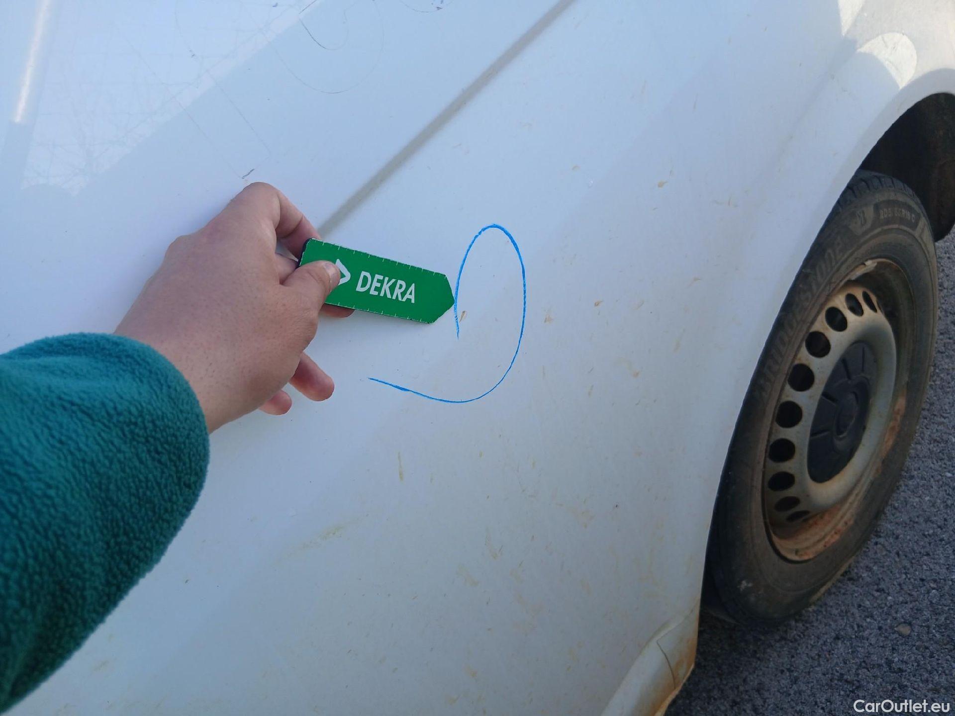  Volkswagen  Transporter VOLKSWAGEN  / 2015 / 4P / furgón Furgón Corto TN 2.0 TDI 110kW BMT 4Mot #9