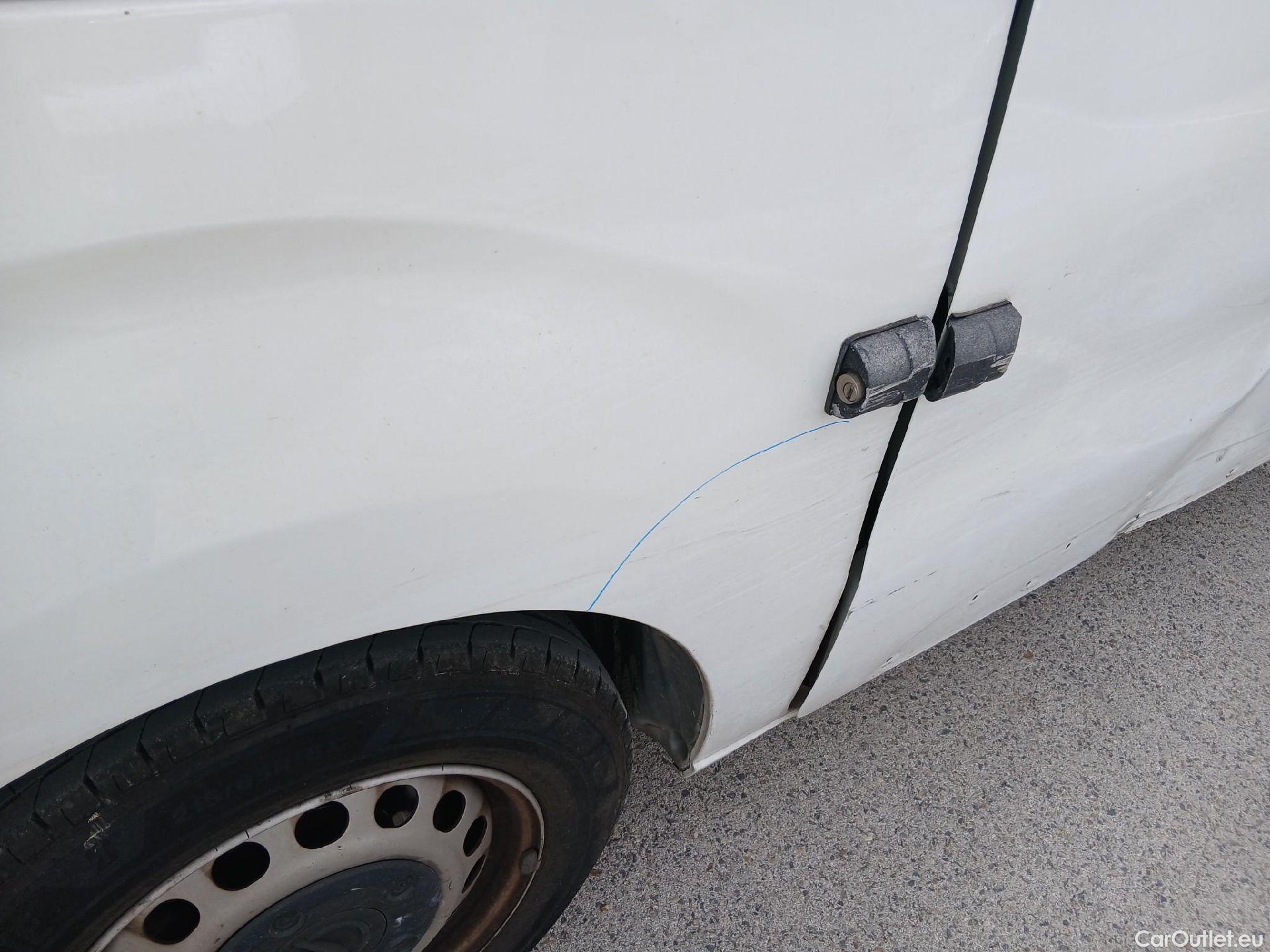  Opel  Vivaro OPEL  / 2019 / 4P / furgón 1.5 Diésel 74kW(100CV)M Std Exp #26