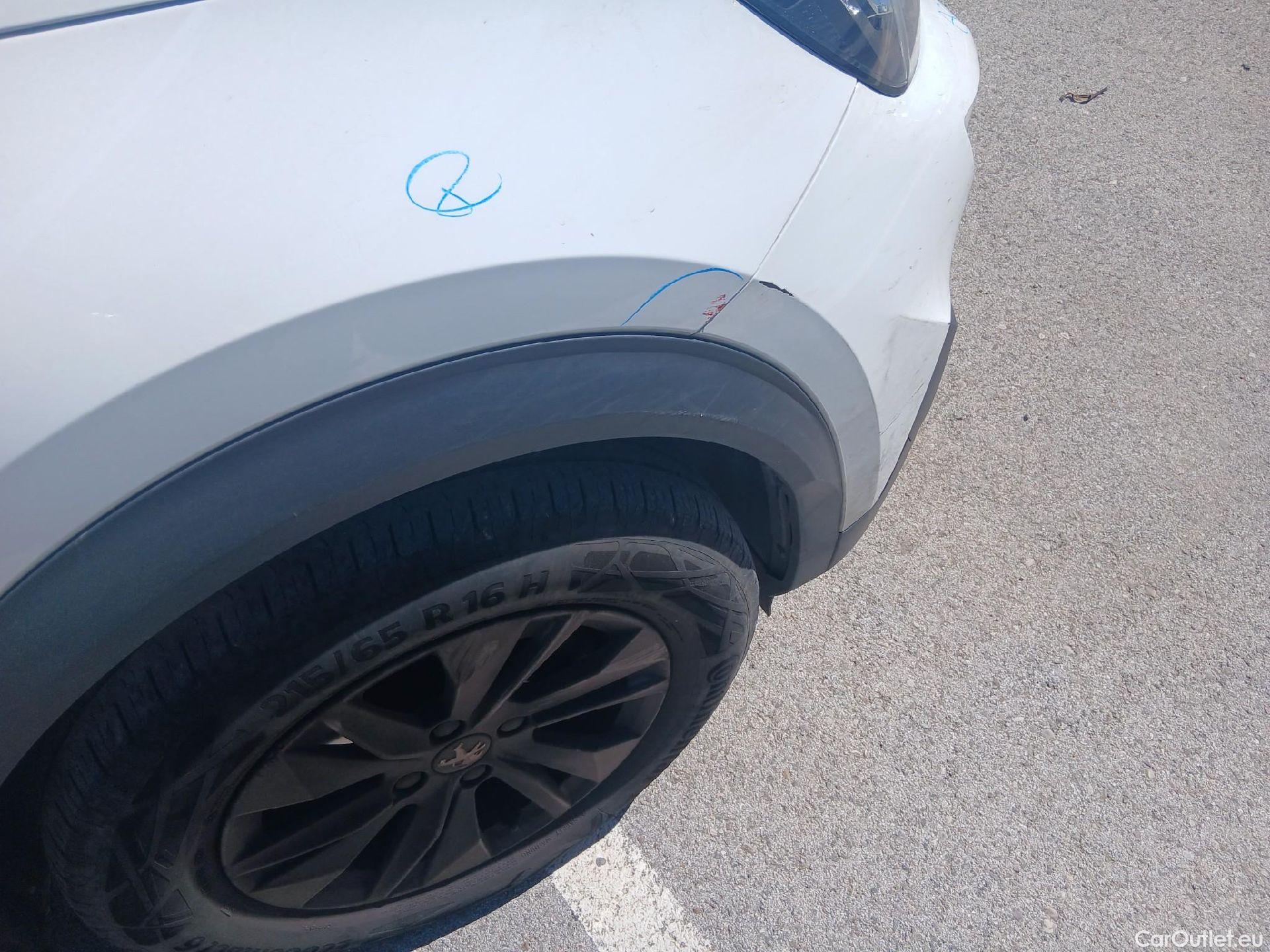  Peugeot  2008 PEUGEOT  / 2019 / 5P / todoterreno Active Pack BlueHDI 81kW (110CV) #35