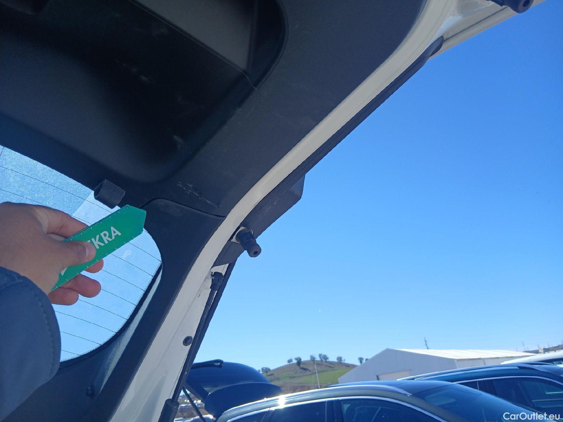  Peugeot  2008 PEUGEOT  / 2019 / 5P / todoterreno Active Pack BlueHDI 81kW (110CV) #12