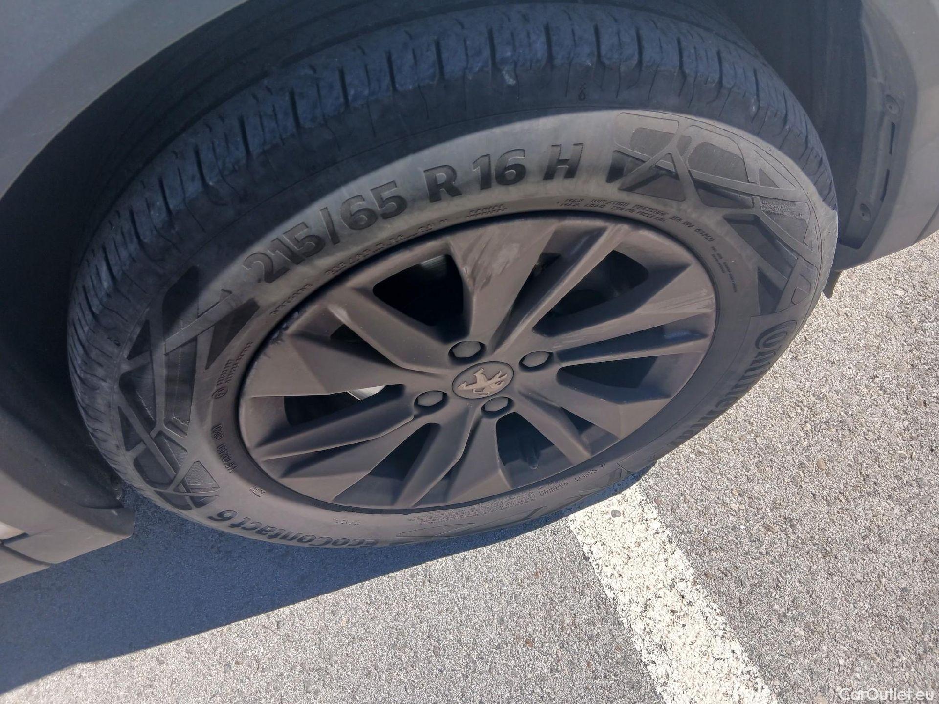  Peugeot  2008 PEUGEOT  / 2019 / 5P / todoterreno Active Pack BlueHDI 81kW (110CV) #7