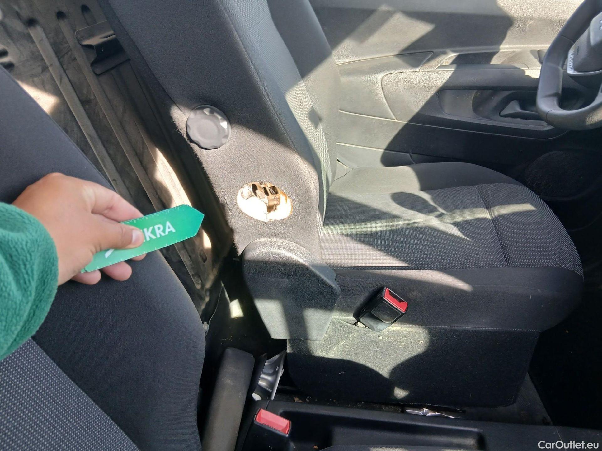  Peugeot  Partner PEUGEOT  / 2018 / 4P / furgón derivado de turismo Premium Standard 600kg BlueHDi 73kW (AC) #29