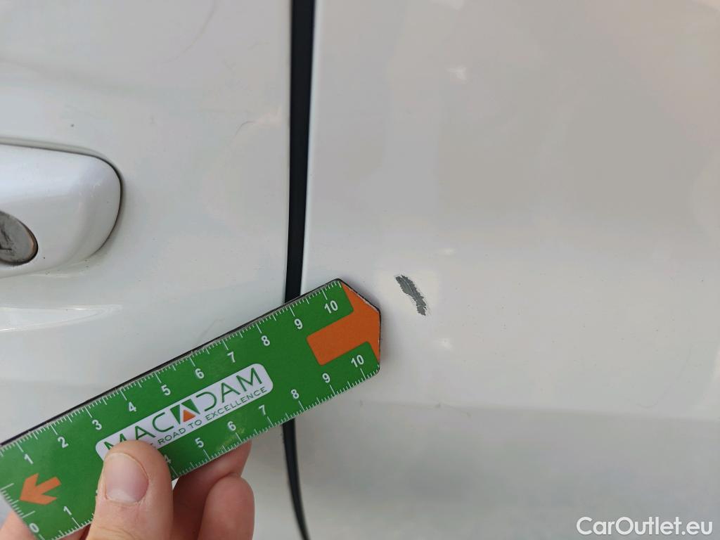  Peugeot  208 PEUGEOT  / 2019 / 5P / berlina con portón BlueHDi 73kW (100CV) Active Pack #53