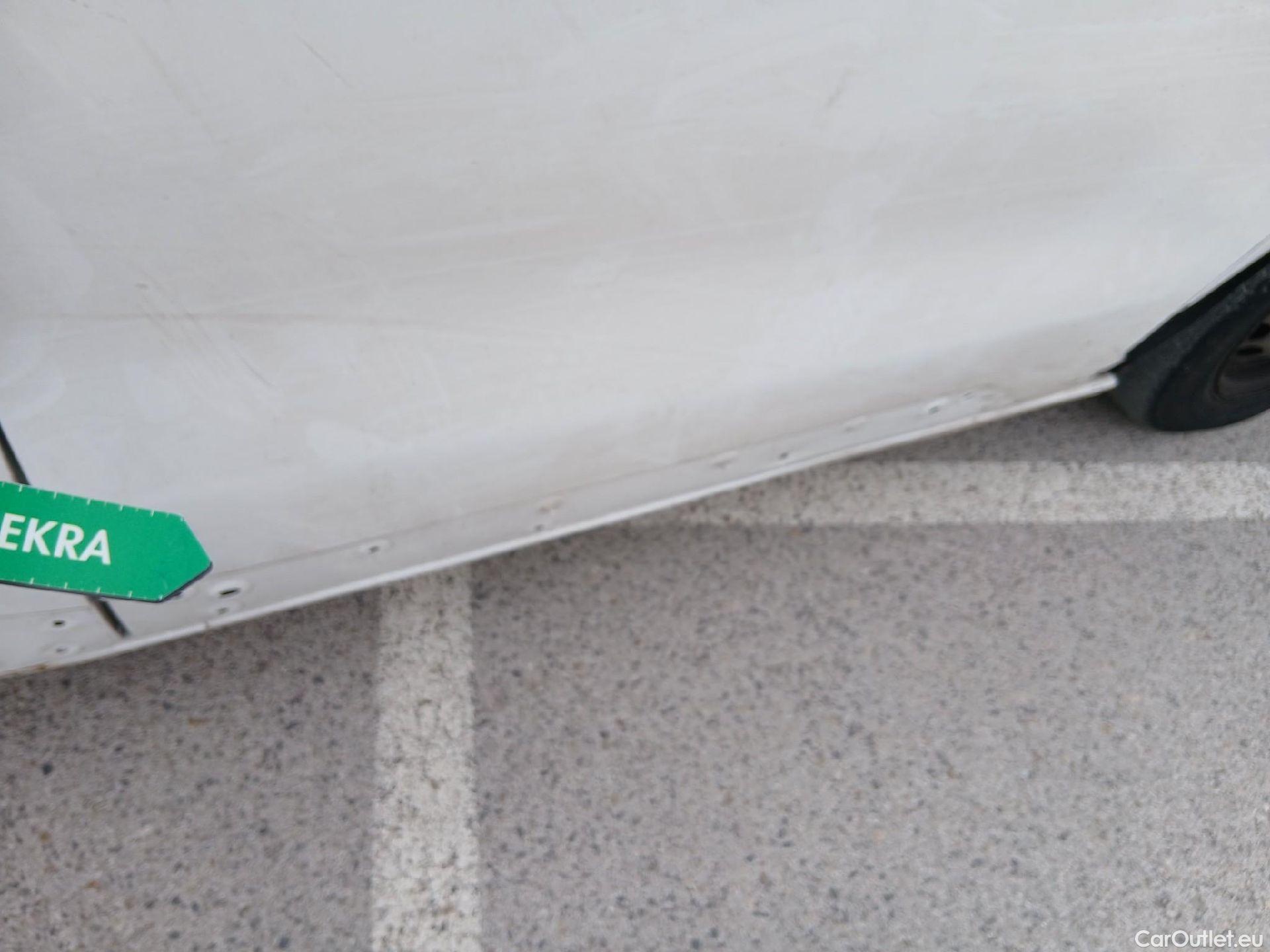  Opel  Vivaro OPEL  / 2019 / 4P / furgón 1.5 Diésel 74kW(100CV)M Std Exp #34