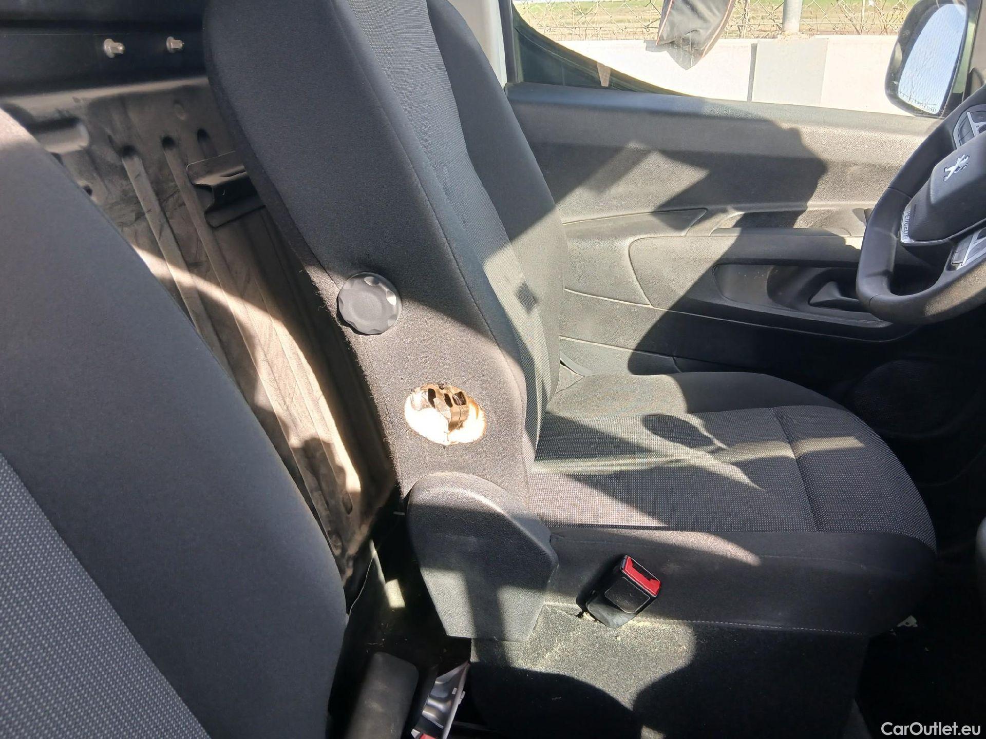  Peugeot  Partner PEUGEOT  / 2018 / 4P / furgón derivado de turismo Premium Standard 600kg BlueHDi 73kW (AC) #30