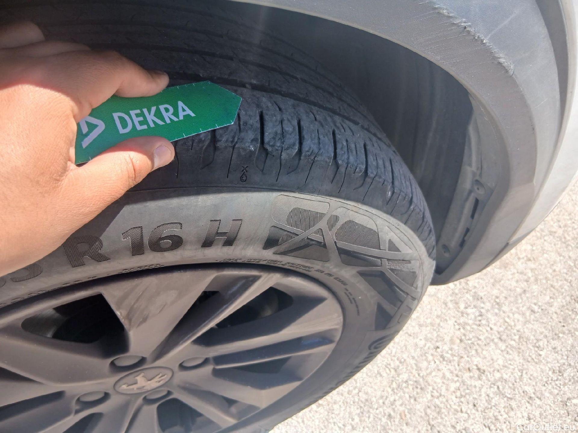  Peugeot  2008 PEUGEOT  / 2019 / 5P / todoterreno Active Pack BlueHDI 81kW (110CV) #8