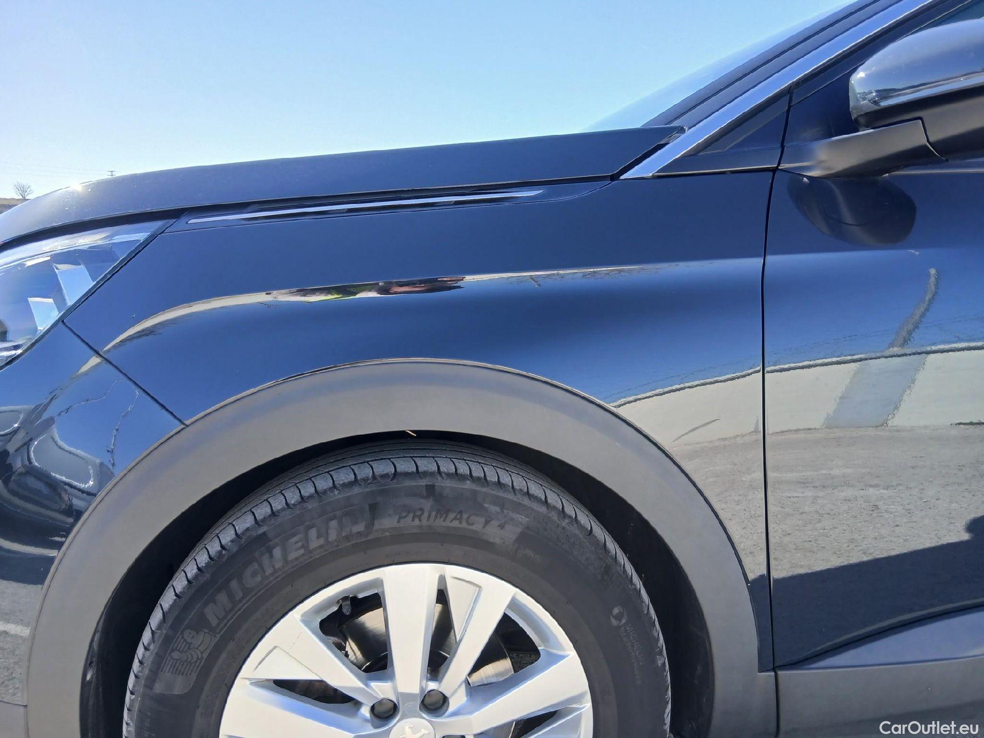  Peugeot  3008 PEUGEOT  / 2016 / 5P / todoterreno 1.5 BlueHDi 96kW (130CV) S&S Active #18