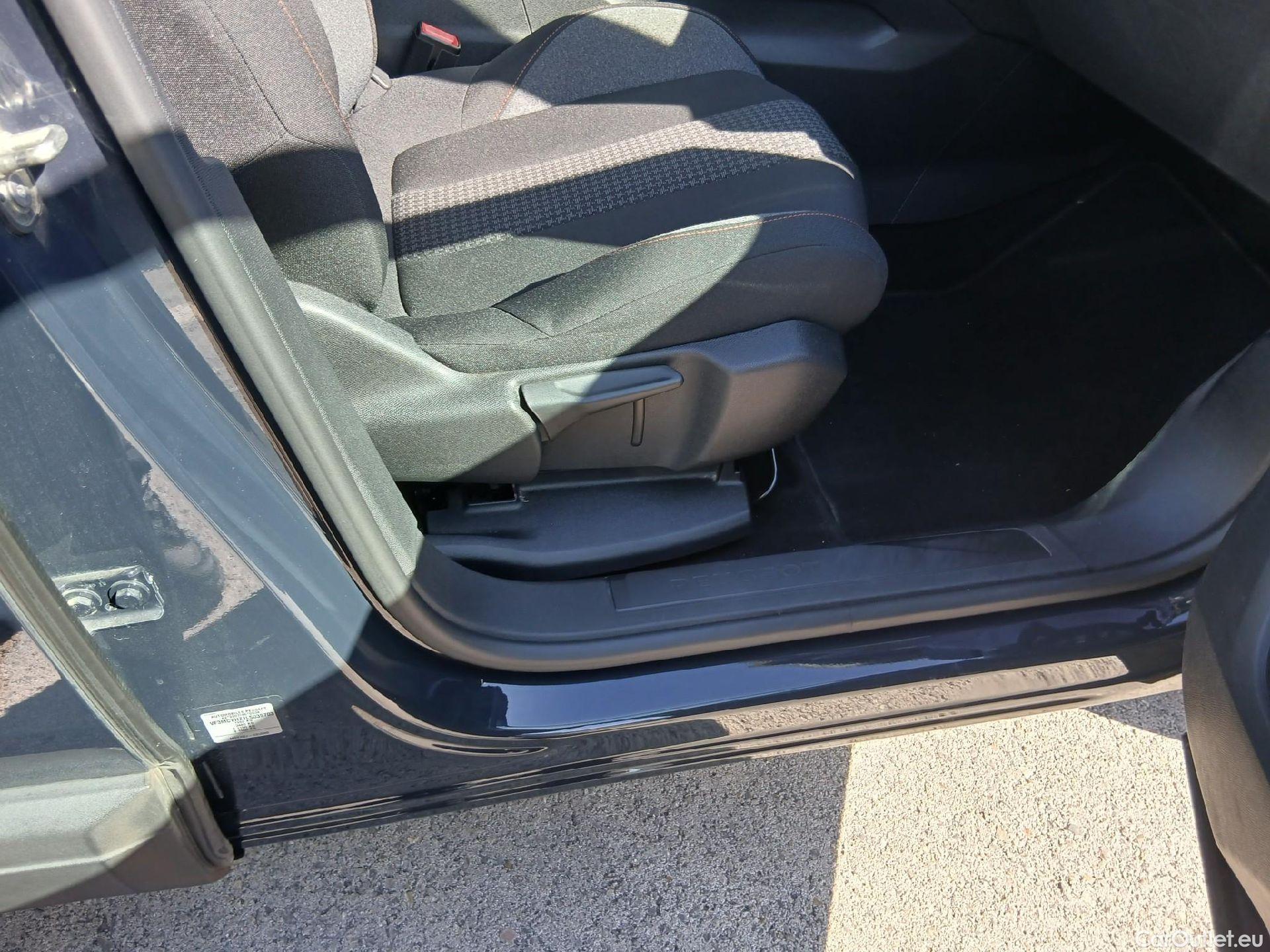  Peugeot  3008 PEUGEOT  / 2016 / 5P / todoterreno 1.5 BlueHDi 96kW (130CV) S&S Active #61