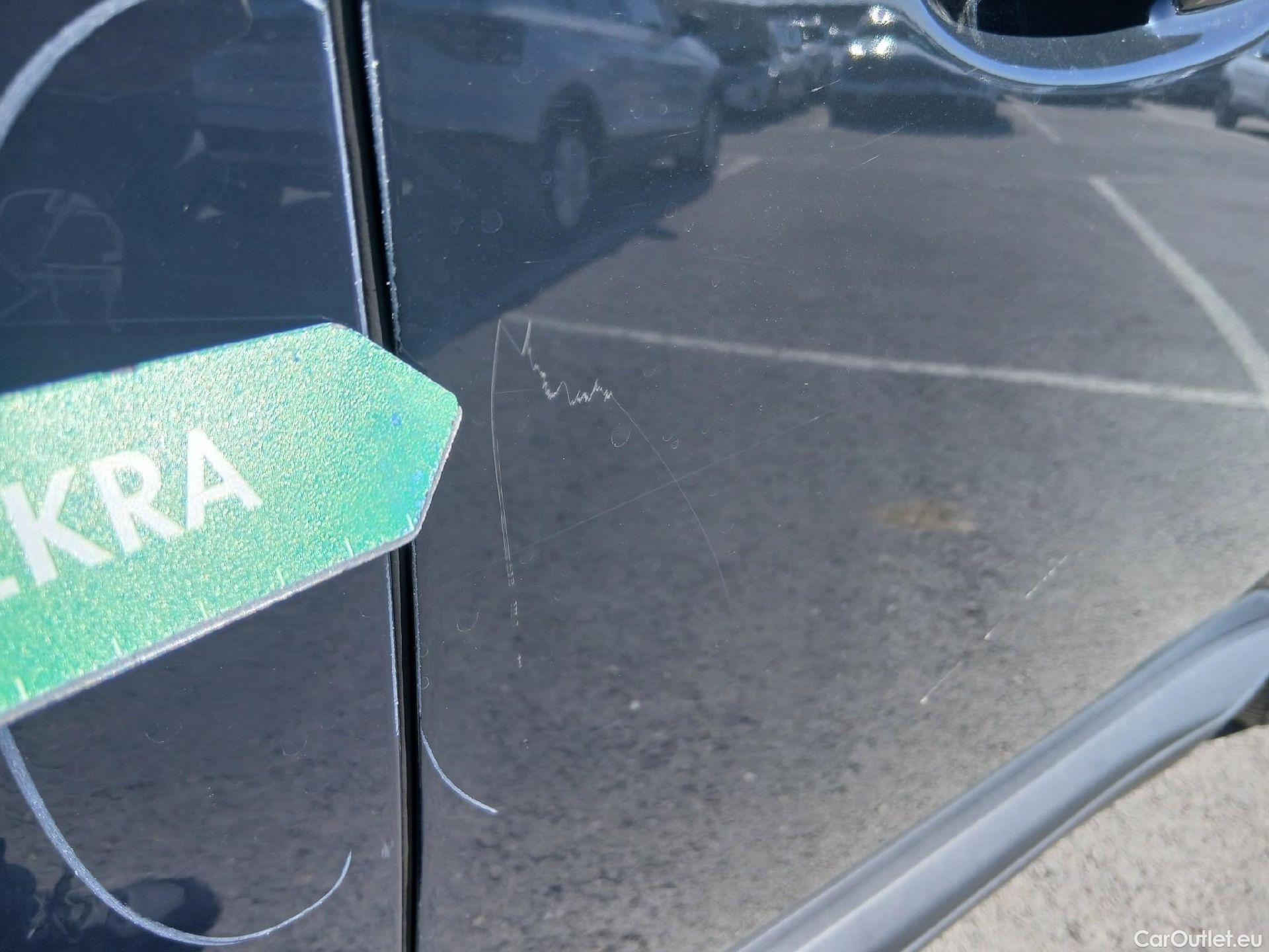  Peugeot  3008 PEUGEOT  / 2016 / 5P / todoterreno 1.5 BlueHDi 96kW (130CV) S&S Active #53