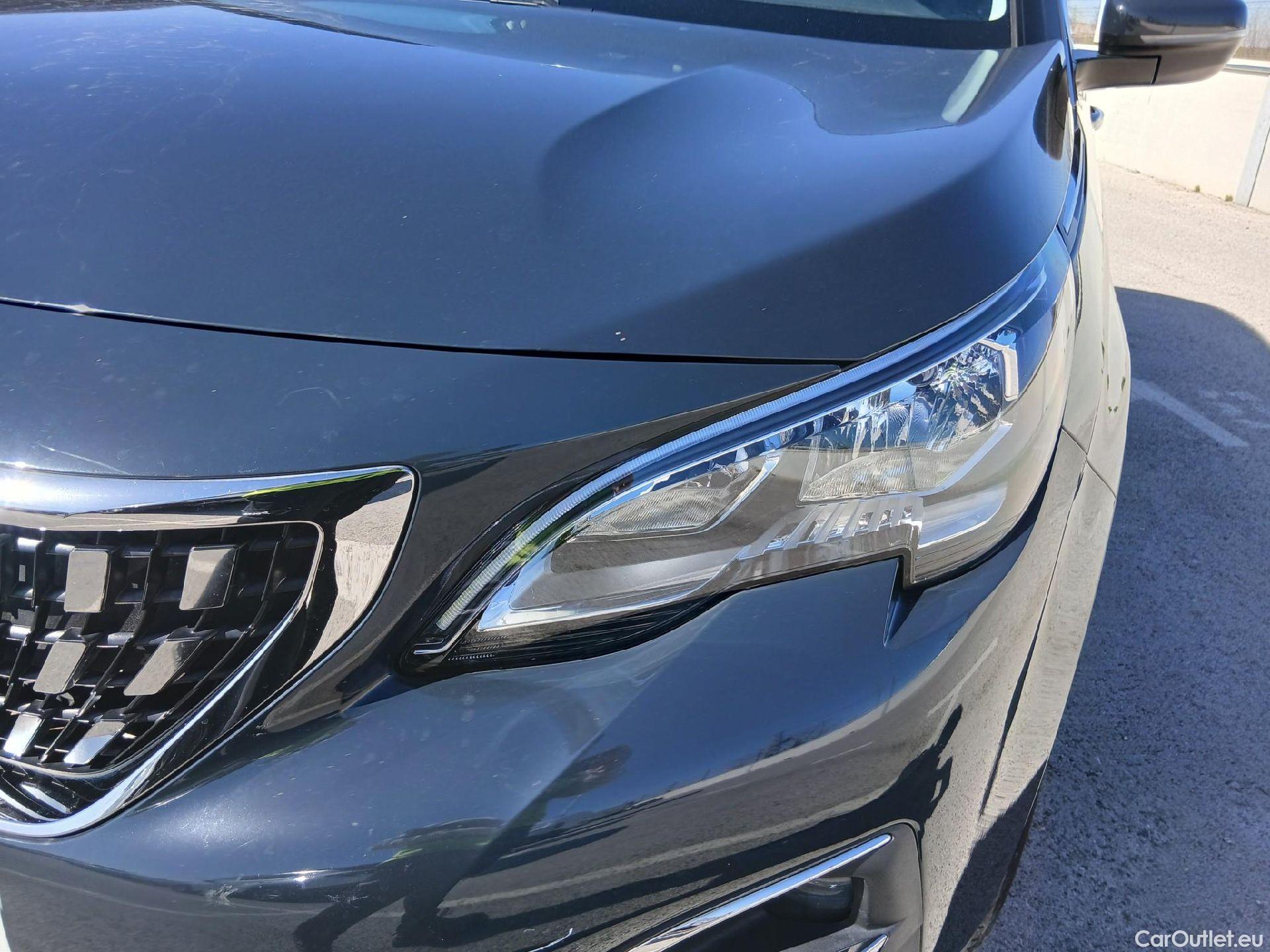  Peugeot  3008 PEUGEOT  / 2016 / 5P / todoterreno 1.5 BlueHDi 96kW (130CV) S&S Active #17