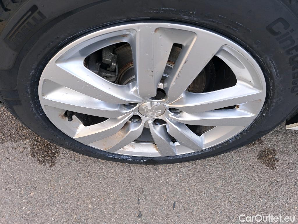  Peugeot  308 PEUGEOT  / 2017 / 5P / berlina con portón 5p Active Pack BlueHDi 130 S&S (AC) #55