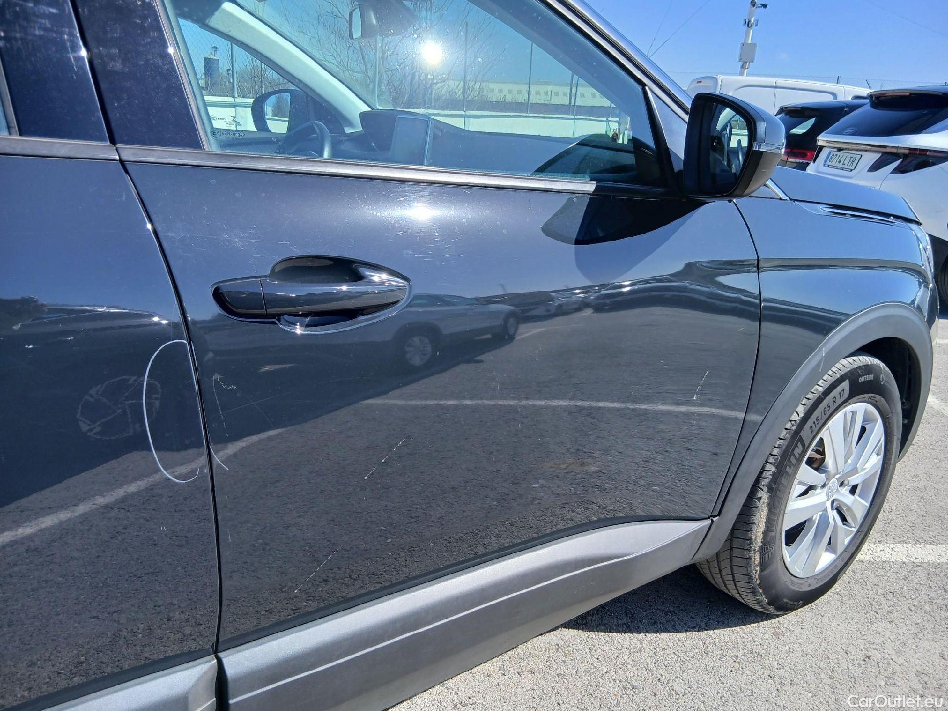  Peugeot  3008 PEUGEOT  / 2016 / 5P / todoterreno 1.5 BlueHDi 96kW (130CV) S&S Active #52