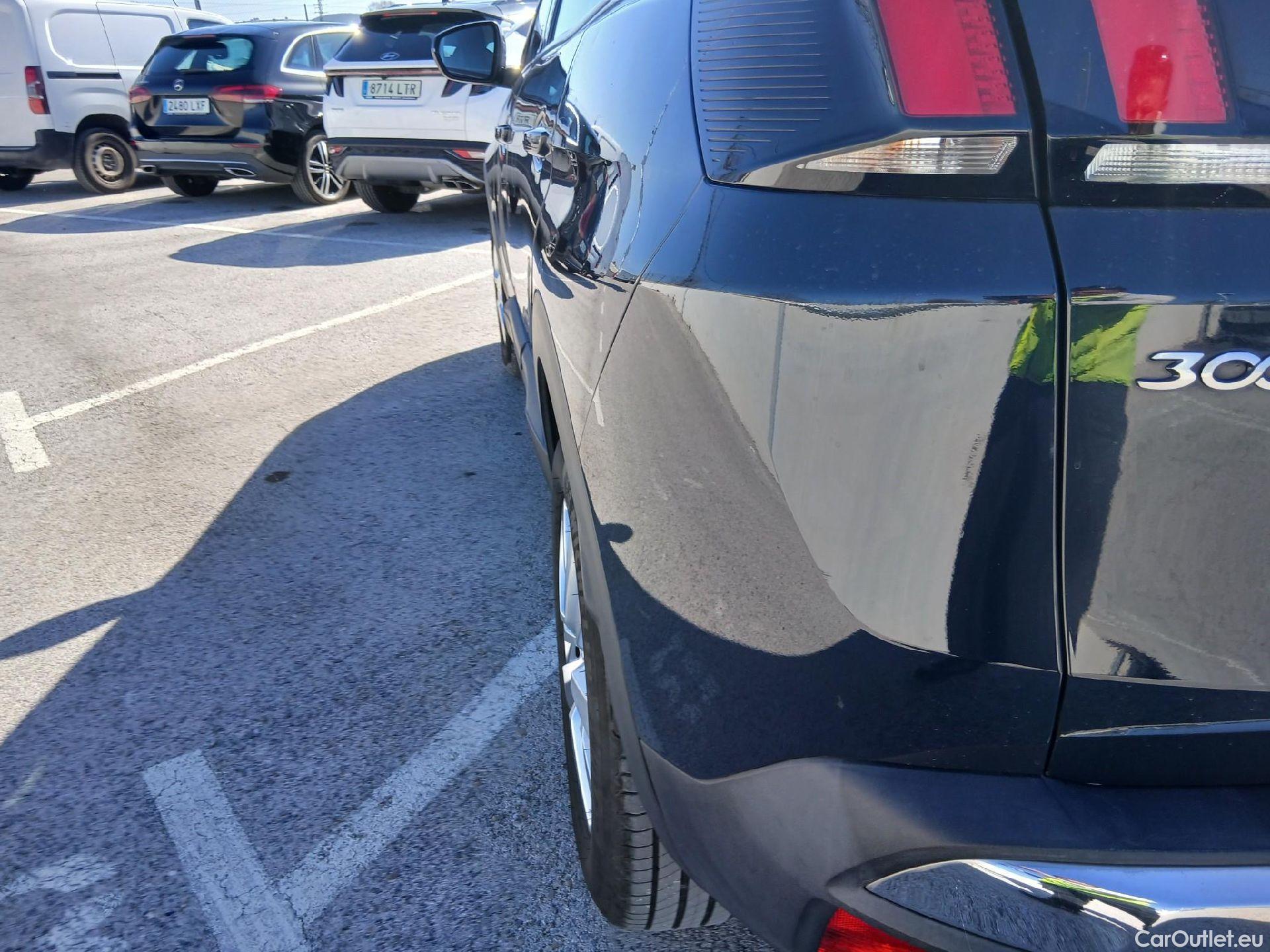  Peugeot  3008 PEUGEOT  / 2016 / 5P / todoterreno 1.5 BlueHDi 96kW (130CV) S&S Active #41