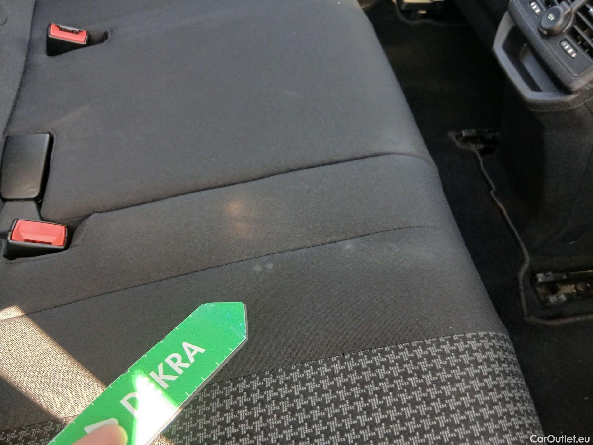  Peugeot  3008 PEUGEOT  / 2016 / 5P / todoterreno 1.5 BlueHDi 96kW (130CV) S&S Active #28