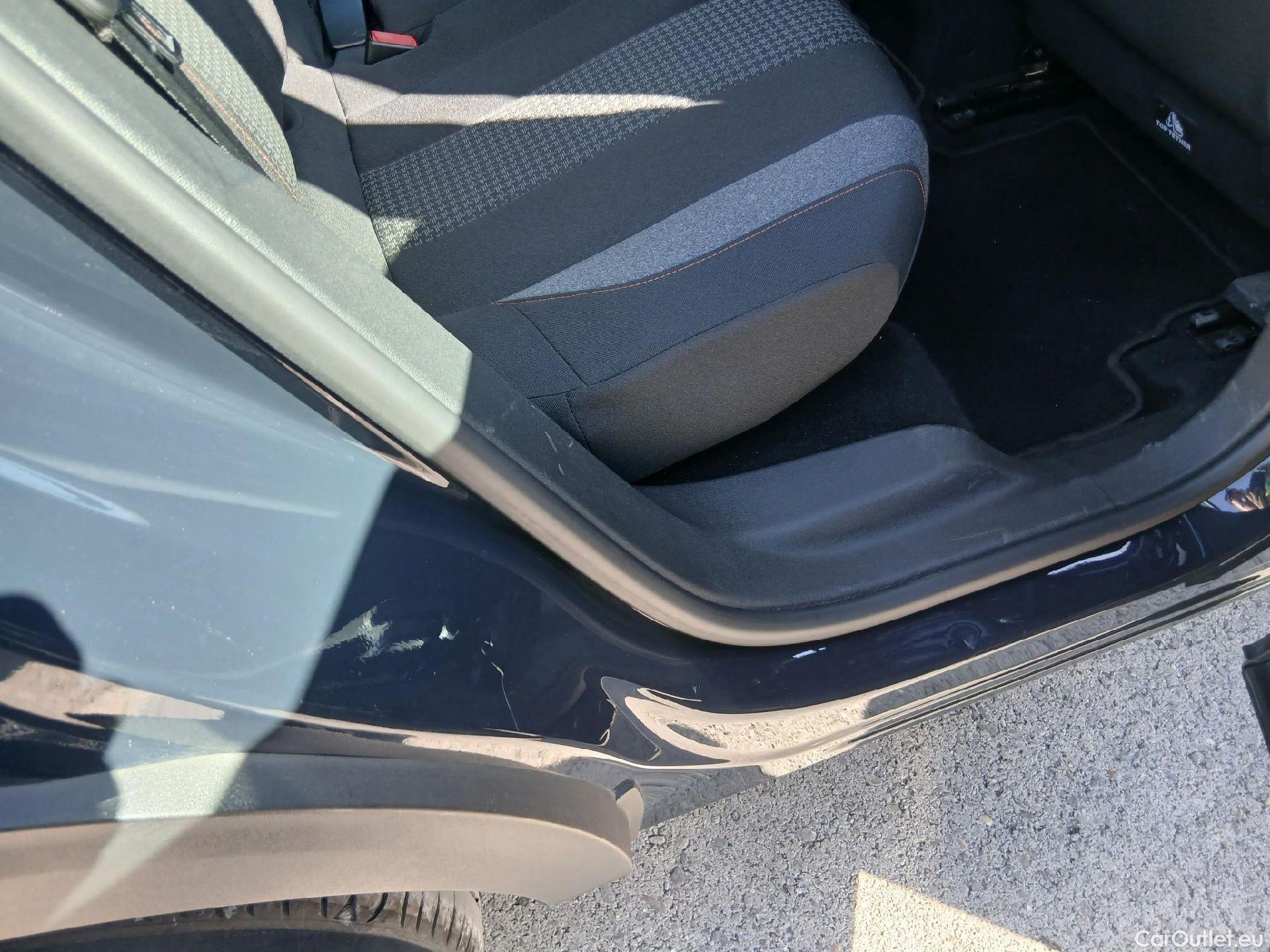  Peugeot  3008 PEUGEOT  / 2016 / 5P / todoterreno 1.5 BlueHDi 96kW (130CV) S&S Active #57