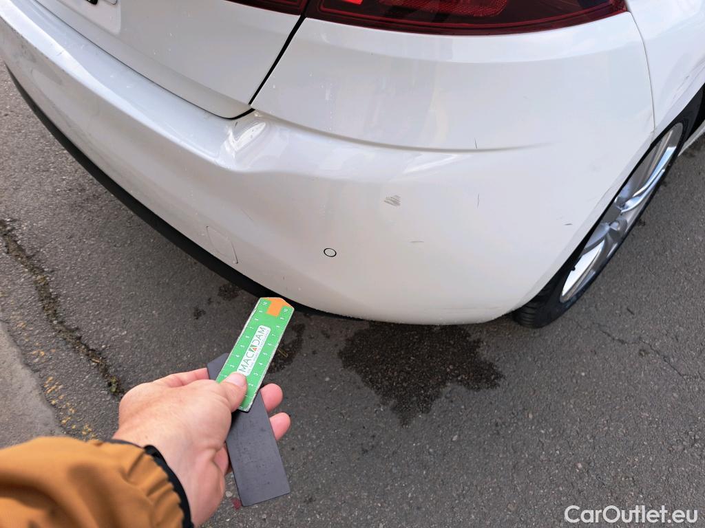  Peugeot  308 PEUGEOT  / 2017 / 5P / berlina con portón 5p Active Pack BlueHDi 130 S&S (AC) #26