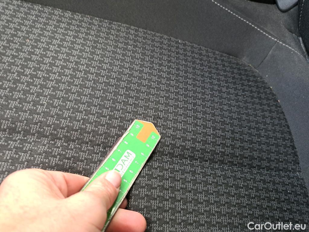  Peugeot  308 PEUGEOT  / 2017 / 5P / berlina con portón 5p Active Pack BlueHDi 130 S&S (AC) #61