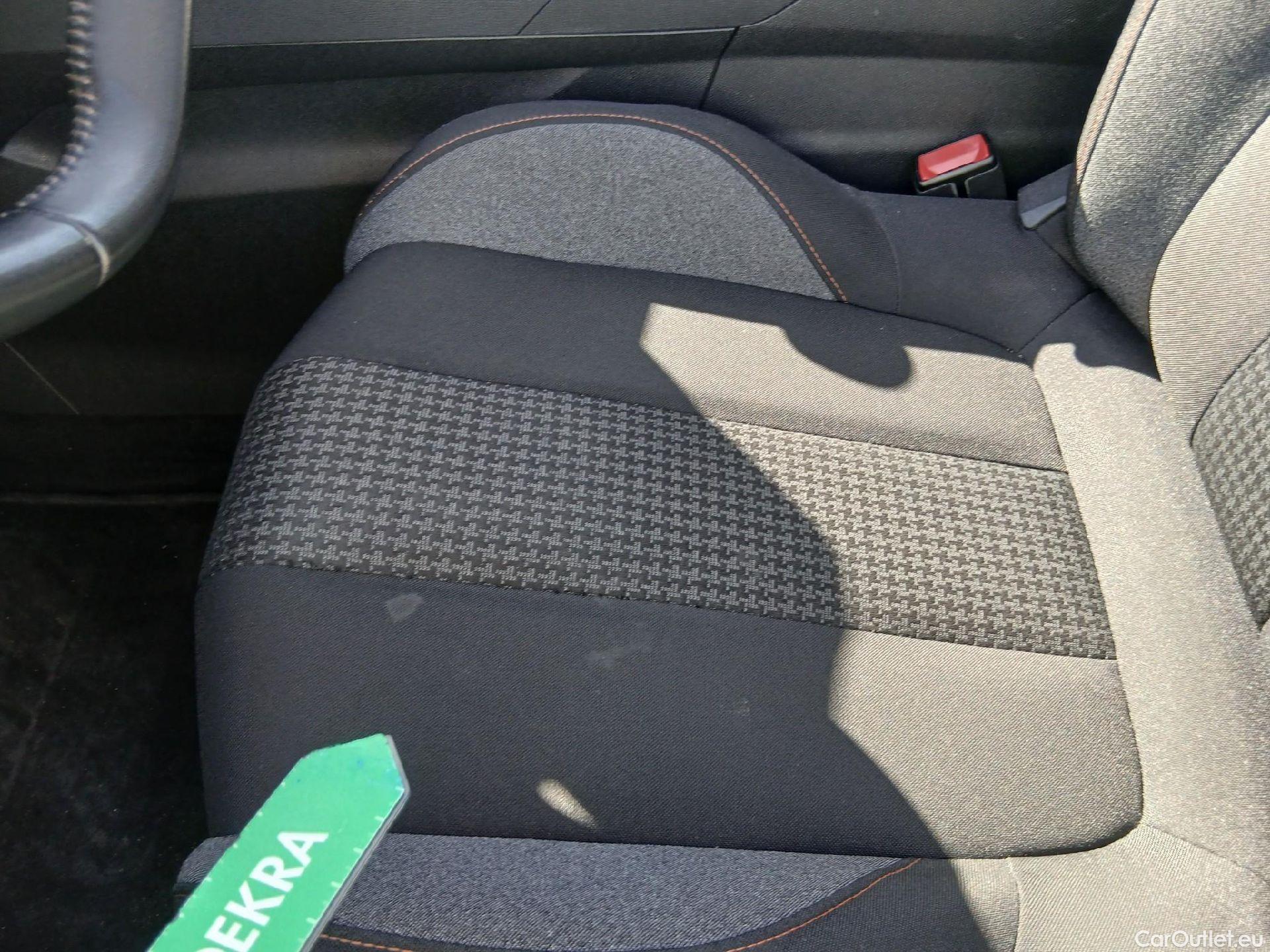  Peugeot  3008 PEUGEOT  / 2016 / 5P / todoterreno 1.5 BlueHDi 96kW (130CV) S&S Active #26