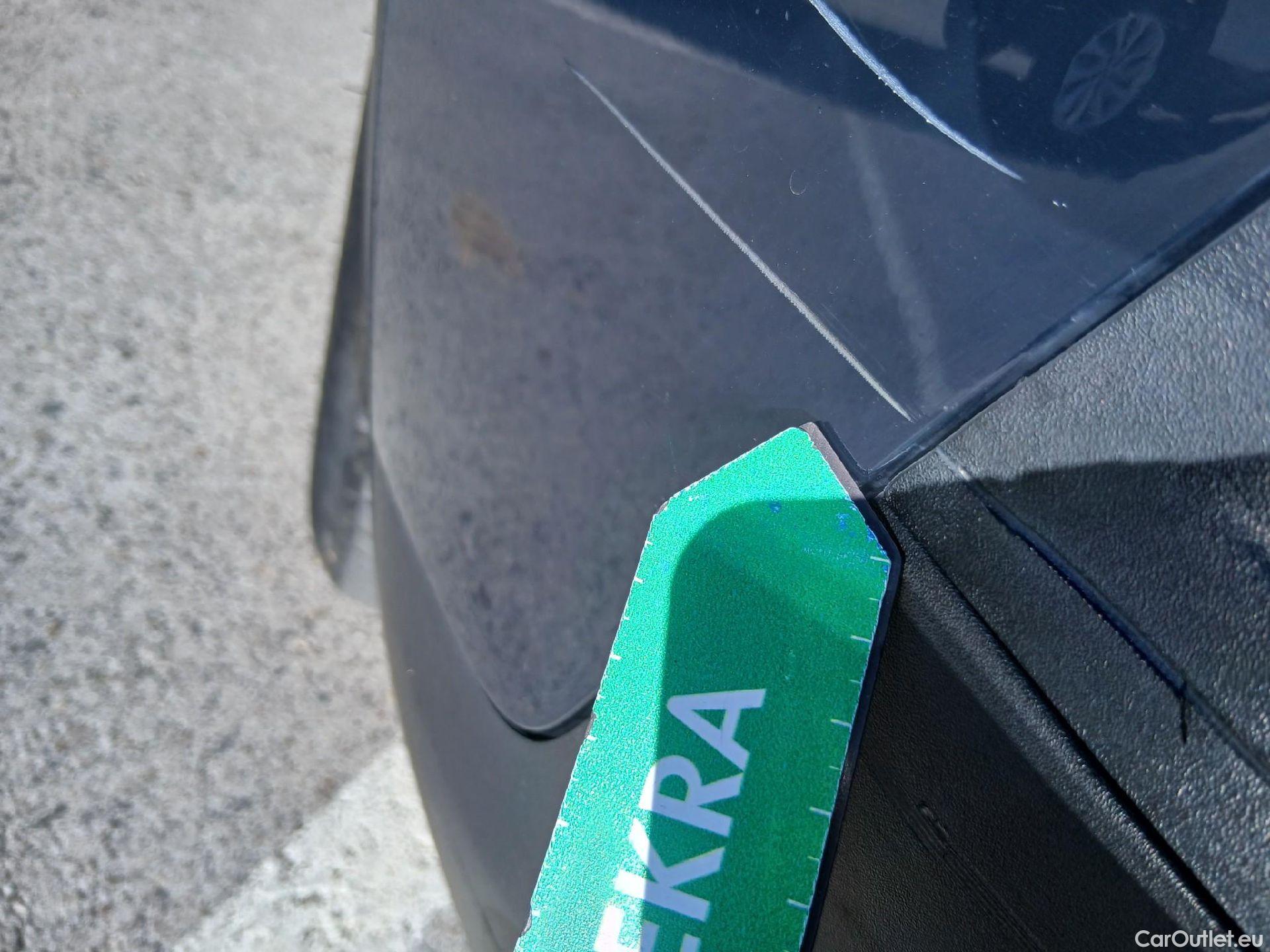  Peugeot  3008 PEUGEOT  / 2016 / 5P / todoterreno 1.5 BlueHDi 96kW (130CV) S&S Active #9